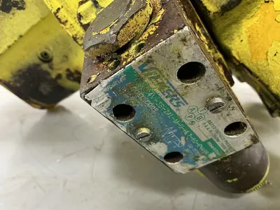 VICKERS Van Dorn Screw Motor USED