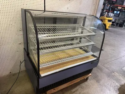 Used True Used 50" True TCGD-50 Curved Glass 23.8 Cu Ft Dry Bakery Display Case Food Displays Illinois US | Falcon Restaurant Supply #1375385