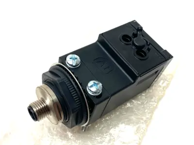 USED ALLEN-BRADLEY SER. B PHOTOSWITCH FIBER OPTIC SENSOR, INFRARED