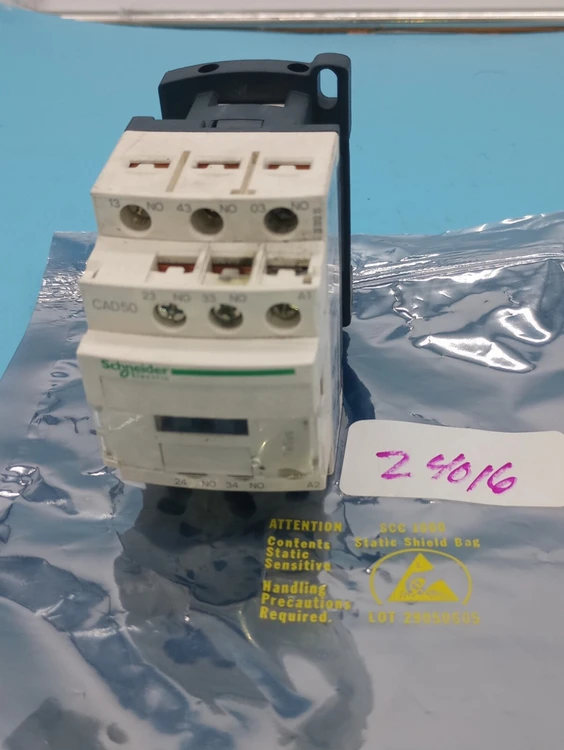 Used Schneider Electric CAD50 Connector Accessories Arizona US | ASSET CONVERSION SPECIALISTS, INC. #324560