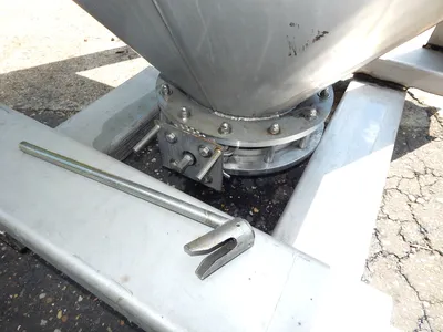 USED 25 CU FT BY TOTE 25 CU FT