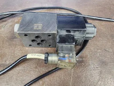 USED YUKEN DSG-01-2B2-D24-N1-50