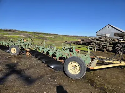 USED 2004 JOHN DEERE BOTTOM PLOW