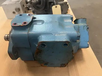 Used VICKERS 4520V-60A14-1DD20-282 Pumps | Surplus Asset Holdings #1206223