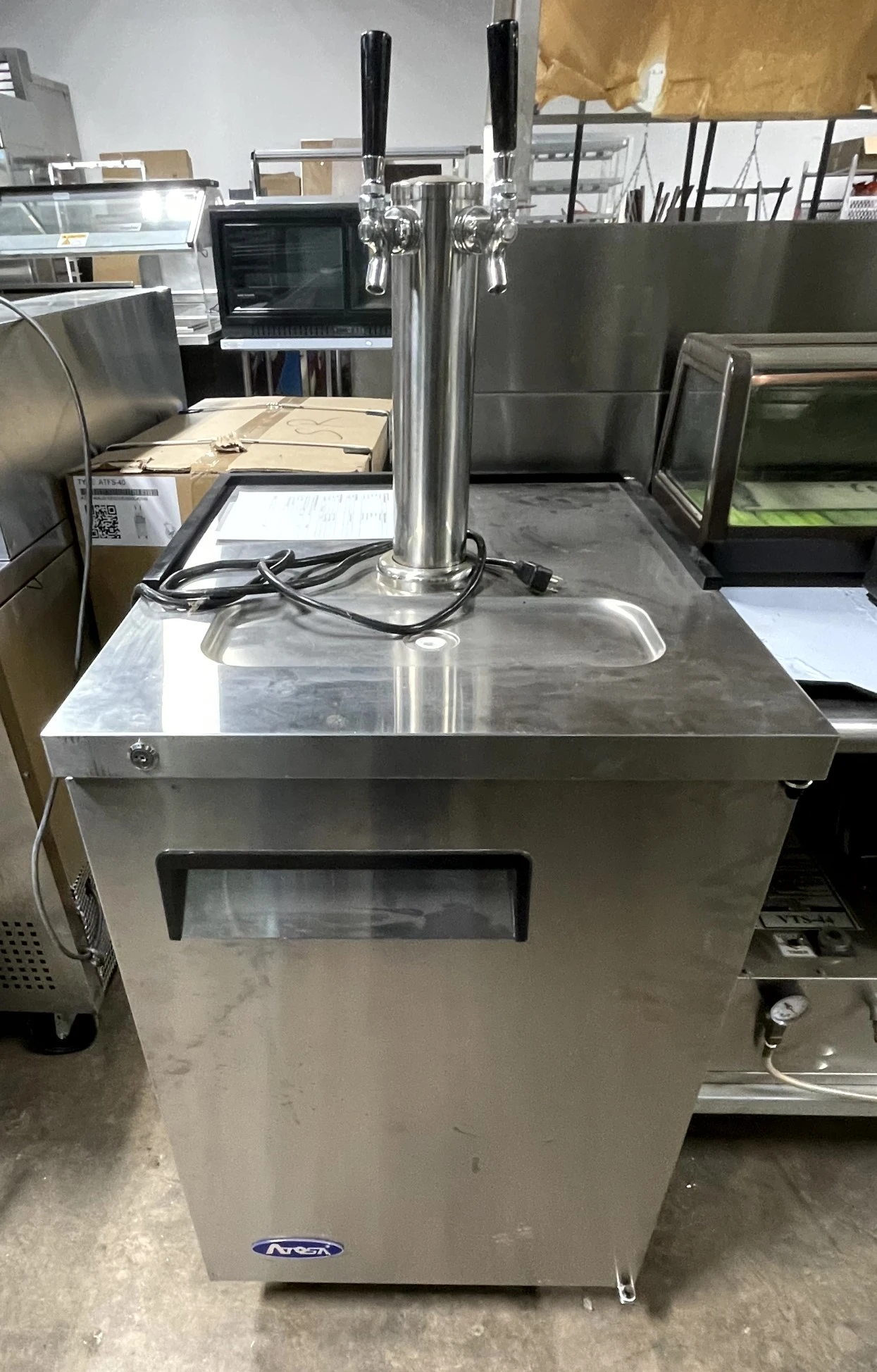 72-0403 Atosa MKC23 23” Self Contained Keg Cooler