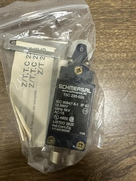 New | in-Stock SCHMERSAL T5C 235-02Z Miscellaneous Equipment (Electrical & Power) Ohio US | Surplus Asset Holdings #1243805