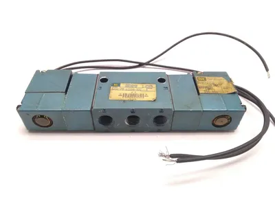 USED MAC VALVES CLOSED CENTER VALVE