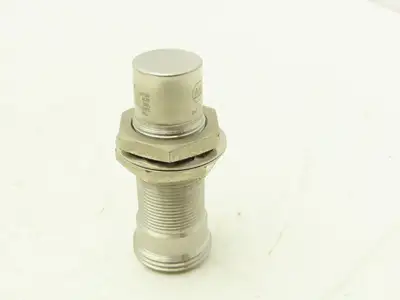 Allen Bradley 871TM-DH8NP18-N4 Proximity Sensor Inductive 10-30vdc 200mA 18mm OD