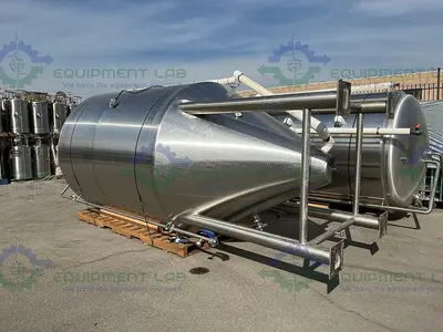 USED LMC 2100 GALLON STAINLESS STEEL JACKETED FERMENTATION TANK