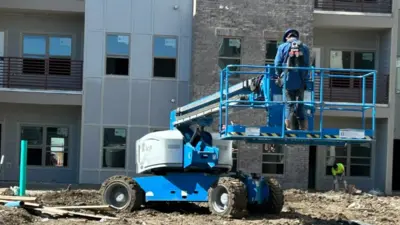 USED 2014 Genie S-85