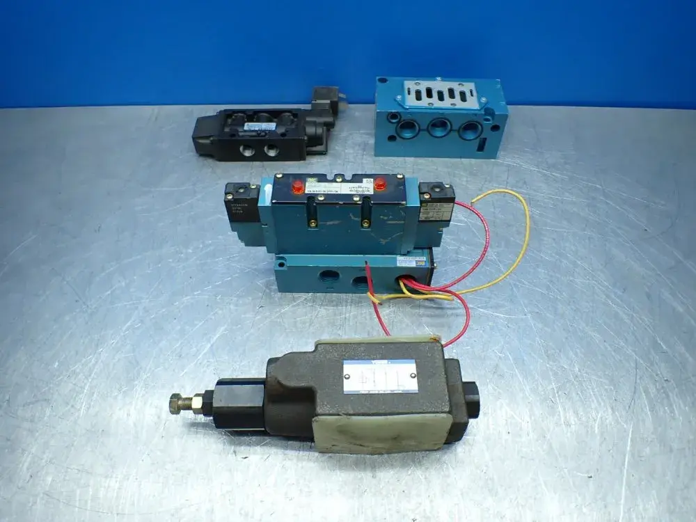 4pcs Pneumatic/hydraulic Lot. Mac, Yuken, Norgren