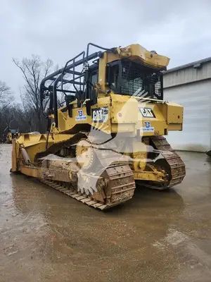 USED 2016 CATERPILLAR D6T XL