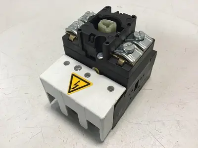 USED MOELLER P3-100