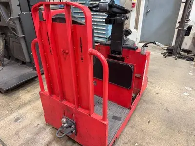Used 2013 RAYMOND 8610 Tow Tractors Illinois US | Somerset Equipment Sales #1546129
