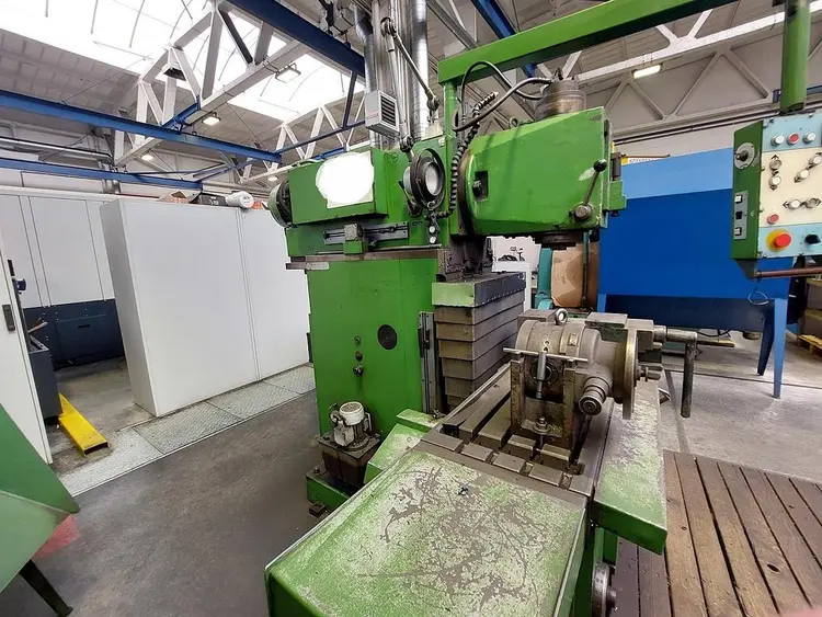 Used 1992 TOS FGS 32/40 Vertical Mills CZ | Amaron s.r.o. #1285598