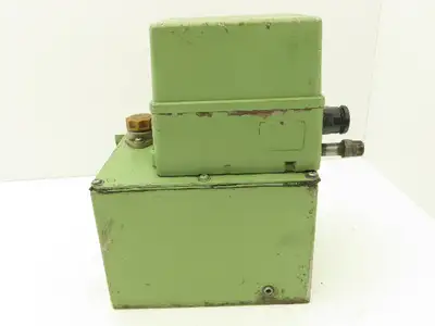 Showa MBL 03W Lubrication Oil Pump System .3L/Min Tank Capacity 5L 3/8"NPT
