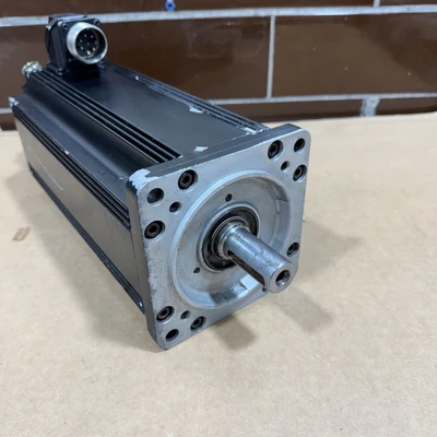 NEW Rexroth Indramat MDD090C-N-030-N2L-110PB0
