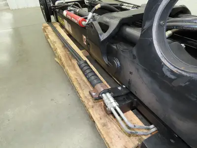 Hyster E80XN Forklift Mast Class IV 2 Stage 4 Lever 144.7" Lift 7000lb