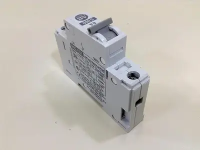 USED ALLEN BRADLEY 1492-CB1/G060 SER B