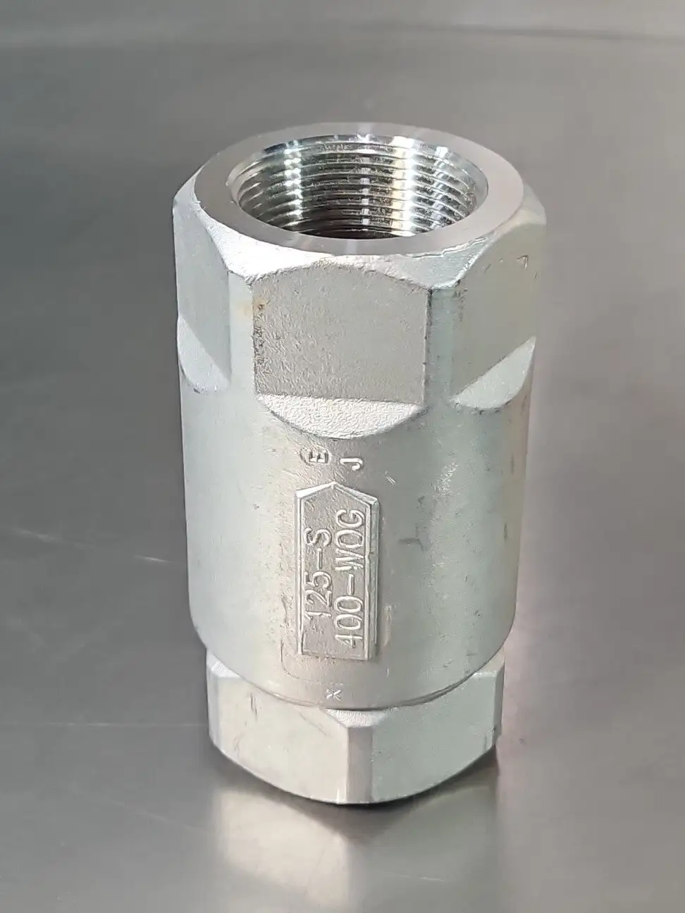 Apollo Valves 62-107-01 1-1/2" Stainless Steel Check Valve Inline. loc5C18