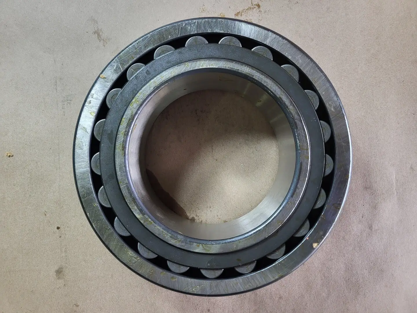 NEW SKF 23124 CC-W33