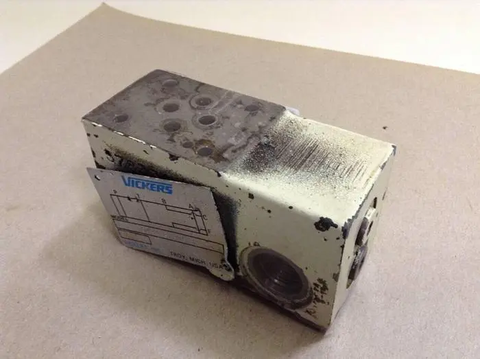 Used VICKERS DGMPN3BNS11 Valves/Fittings Michigan US | Ideal Machinery #604262