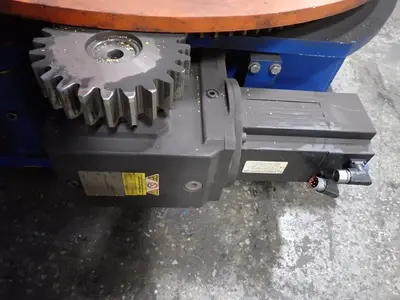 USED 2011 CLOOS QRC350E