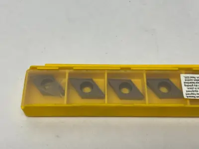 NEW KENNAMETAL SCREW-ON ANSI/ISO TURNING INSERT DCMT3251UF KCP25B