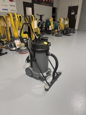 Karcher NT 48/1 Wet Vac w/Squeegee NEW