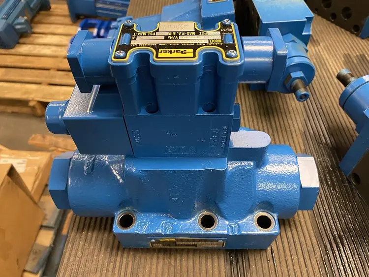 Used PARKER D61VW001B1NYC Pump & Valve Parts | Surplus Asset Holdings #1218373