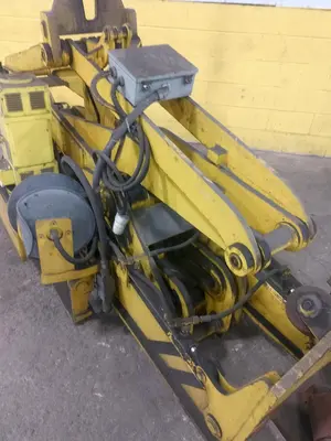 8500 LB 4.25 TON LUDWIG BONNHOFF MODEL 610 DOUBLE RIM VERTICAL COIL LIFTING TONG SCISSOR TYPE COIL LIFT: STOCK #14205