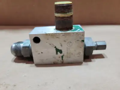 Used SUN HYDRAULICS CAD 8AN8 Parts (Hydraulics and Pneumatics) British Columbia CA | Lenmark #1440871
