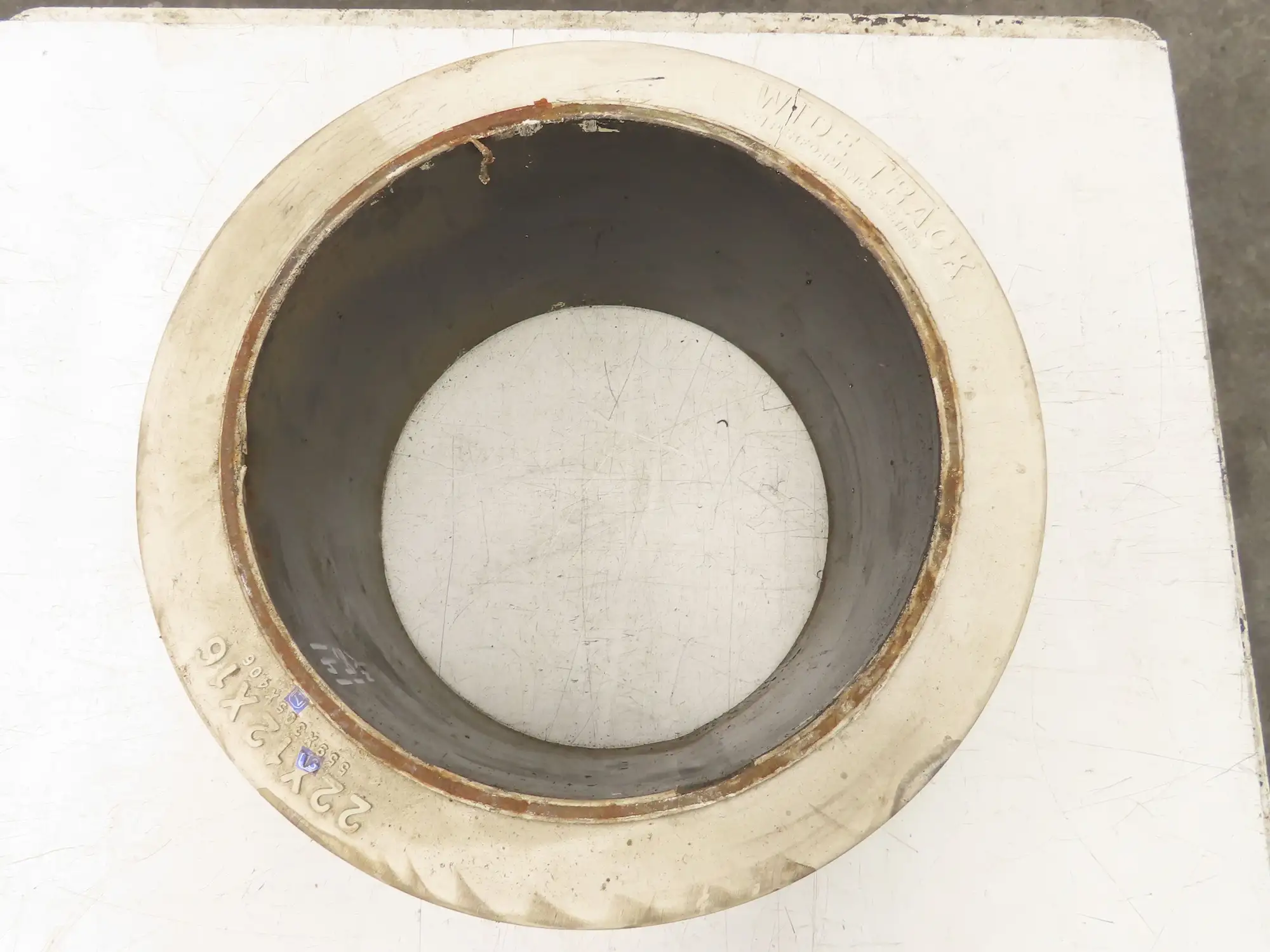 Wide Track 22x12x16 | 559x305x406 Forklift Tire Smooth Press-on White Non-Mark