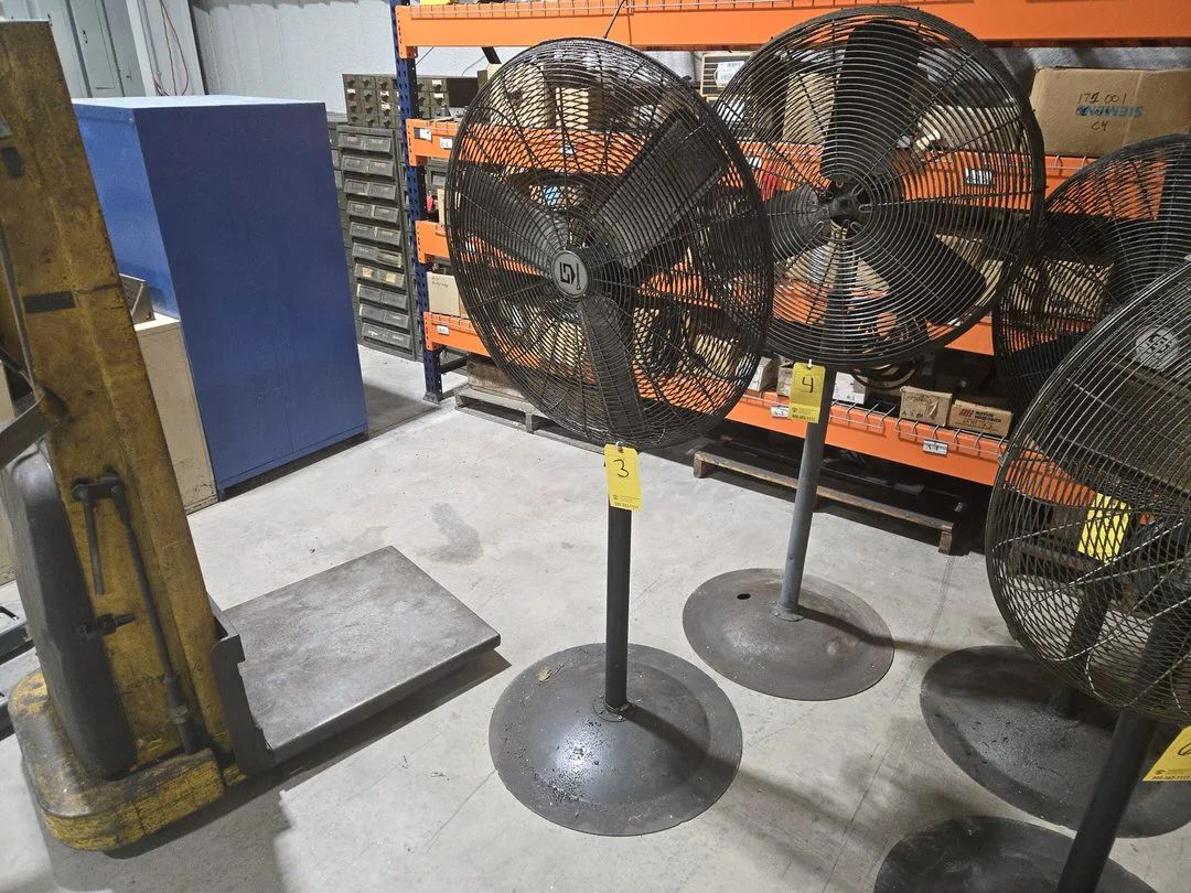 (1) Strongway Pedastal Fan