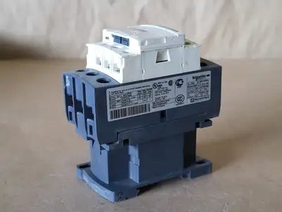 USED SCHNEIDER ELECTRIC LC1D32