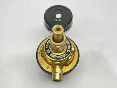 USED VICTOR EDGE SERIES CARBON DIOXIDE REGULATOR 0781-5201