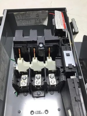Square D HU361AWK, Series E, 30 Amp, 600V, 3P3W, NEMA 12, Disconnect HD Safety Switch