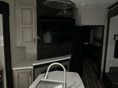 Used 2022 MESA RIDGE 395BHS Campers, Caravans, Motorhomes Michigan US | Miedema Asset Management Group #1372972