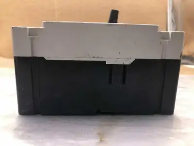 Westinghouse HMCP003A0C 3A 3 Pole Molded Case Circuit Breaker 600VAC 250VDC