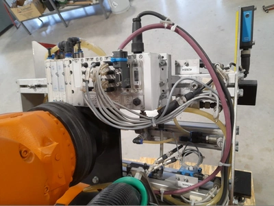 KUKA SAFE ROBOT Robotic Arm, in working order, condition of a new, 7800 hours, video, POA