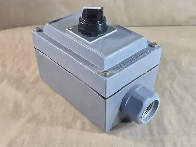 NEW ALLEN-BRADLEY 800H-R2HA4RL