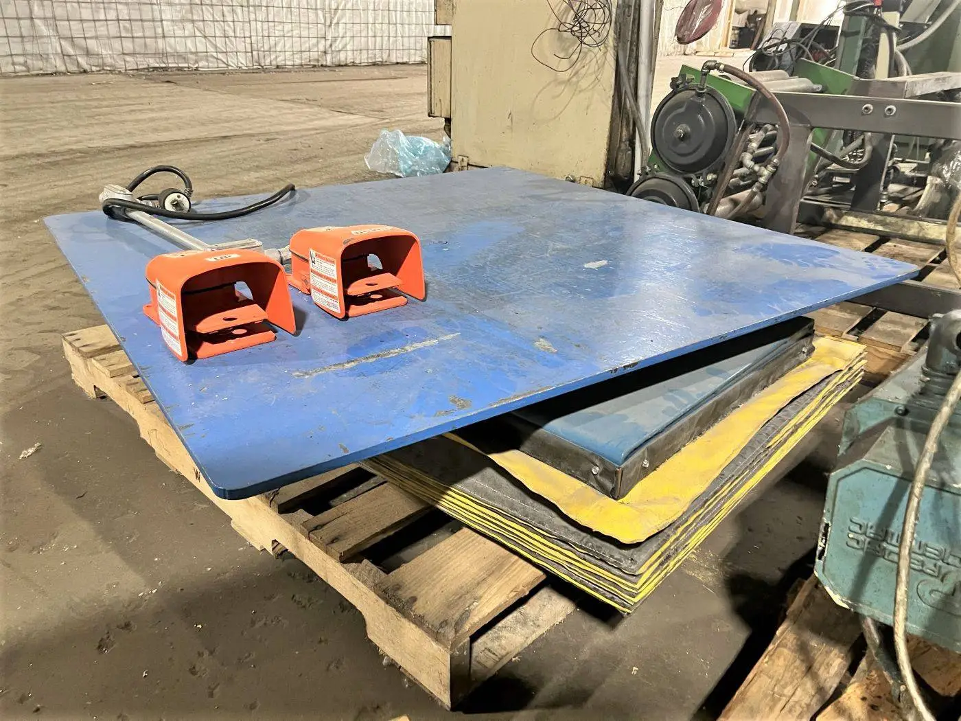 48" x 48" Hydraulic Scissor Lift
