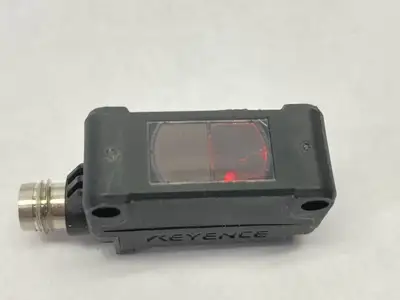 PZ-G51CPR | Keyence  Photoelectric Sensor Square Transmissive Receiver M8 4-Pin - Used