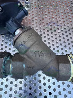 USED GEMU 554/32 PNEUMATIC ANGLE SEAT GLOBE VALVE W/ 1 1/4" TO 1 1/2 THREADED FITTING