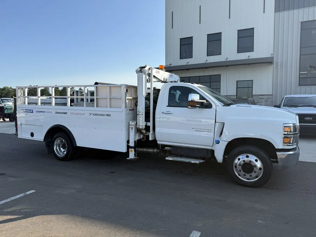 Used 2019 CHEVROLET SILVERADO 5500HD TIRE CRANE Service & Utility Trucks Minnesota US | Carco Truck & Equipment #1514114
