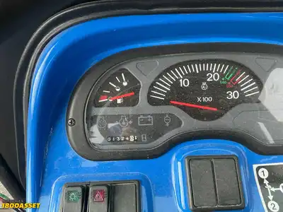 USED 2002 NEW HOLLAND TC40 TRACTOR