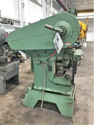 USED 1970 MINSTER MINSTER B1-32 PRESS