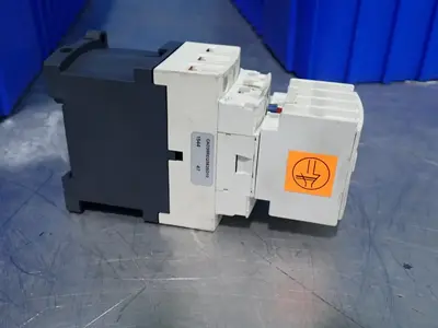 USED SCHNEIDER ELECTRIC CAD36REQ3828G10