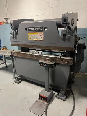 1989 ACCURPRESS 7606 Press Brake | Universal Press & Machinery (UPM) (1)