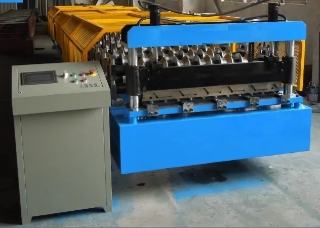 Galvanized Metal Trapezoid Roof Sheet Roll Forming Machine in China